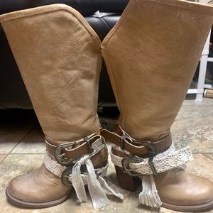 Free Bird “Bae” women’s size 8 boots